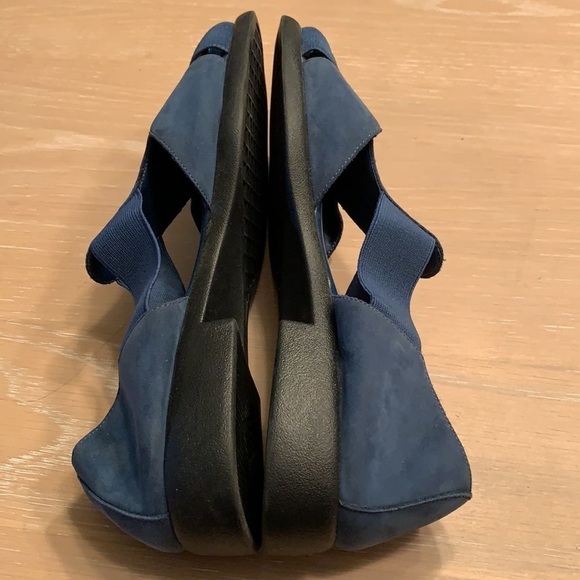 Women’s I ❤️ Comfort Suede Leather sandals stretch sides like new Size 8.5 - Picture 5 of 8